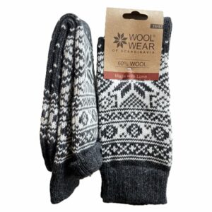 Wollsocken aus 60 % Wolle mit schönem Schneeflockenmuster