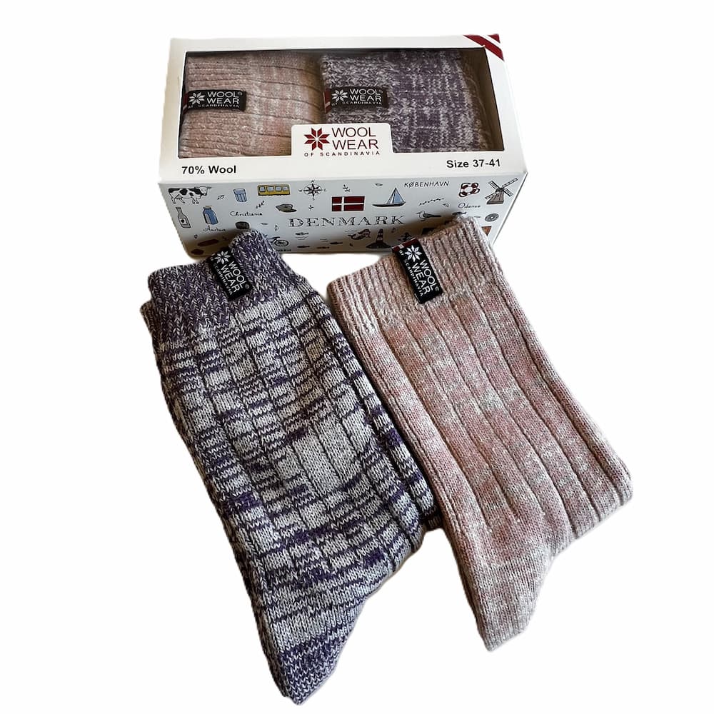 Weiche Stricksocken in einer schönen Geschenkbox im 2er-Pack